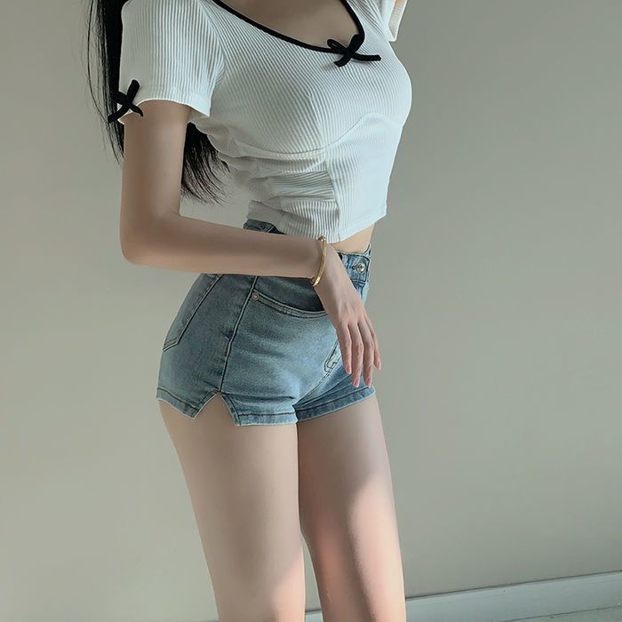 Light Blue Split Denim Shorts Women's Hot Girl Summer New High Waist Slimming and Tight Stretch All-Matching a Word Hot Pants Tide. 