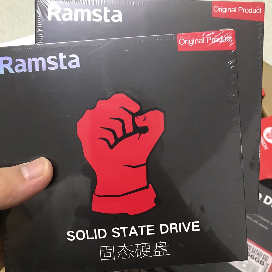 RAMSTA S800 SATA III 128GB SSD Solid State Drive. 