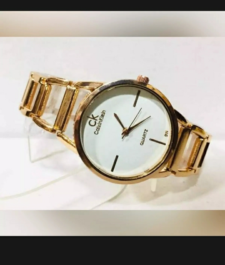 Gold colour watch discount ladies