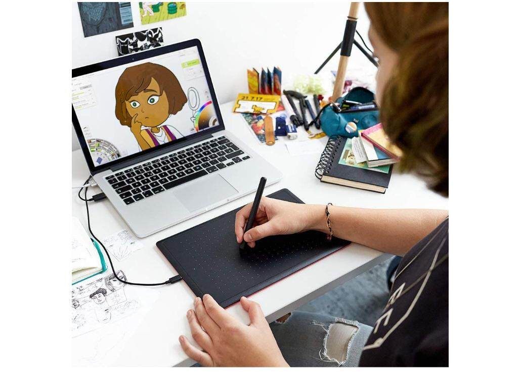 Wacom CTL-472 Small Creative Pen Drawing Tablet (Black). 