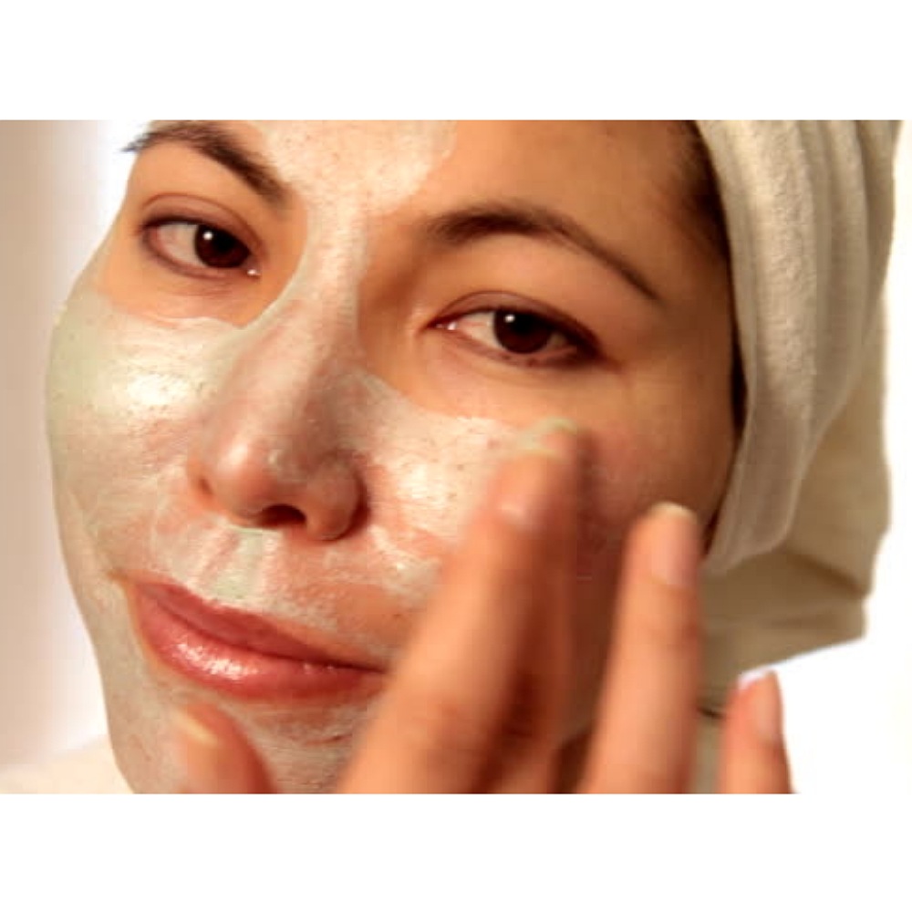 BioGlow Aloe Vera And Vitamin E And B5 Face And Body Scrub 500ml. 