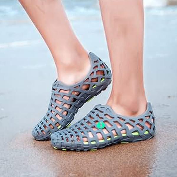 breathable hollow out pure color flat casual beach water sandals