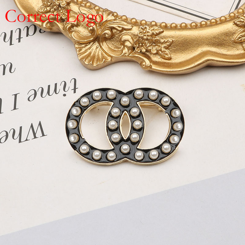 Trendy Instagram-Style Unique Pins Top Quality For Coats, Suits, Top Quality Sweaters, Chanel-Style/Double C With Pearl Inlay And_voghion.com