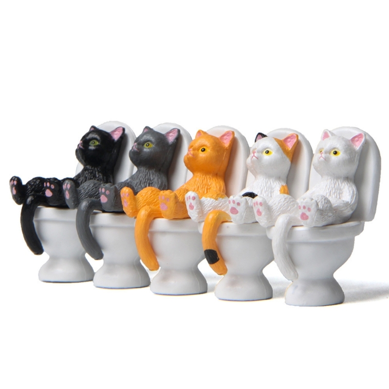 448B Cat on Toilet Resin Action Figure Home Decorations Dollhouse Landscape Accessories Mini Garden Ornament Desktop Model. 