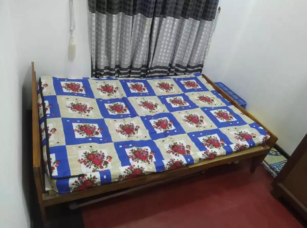 Mattress cover-Mattress Cover with Zip- for Protect Mattress Size - single(6X3),double(6X4),Twin(6X5). 