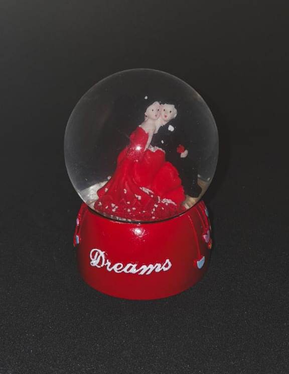 Valentines Gift -Small 10Cm  Unique Arts Love Couple in Crystal Glass Ball showpiece. 