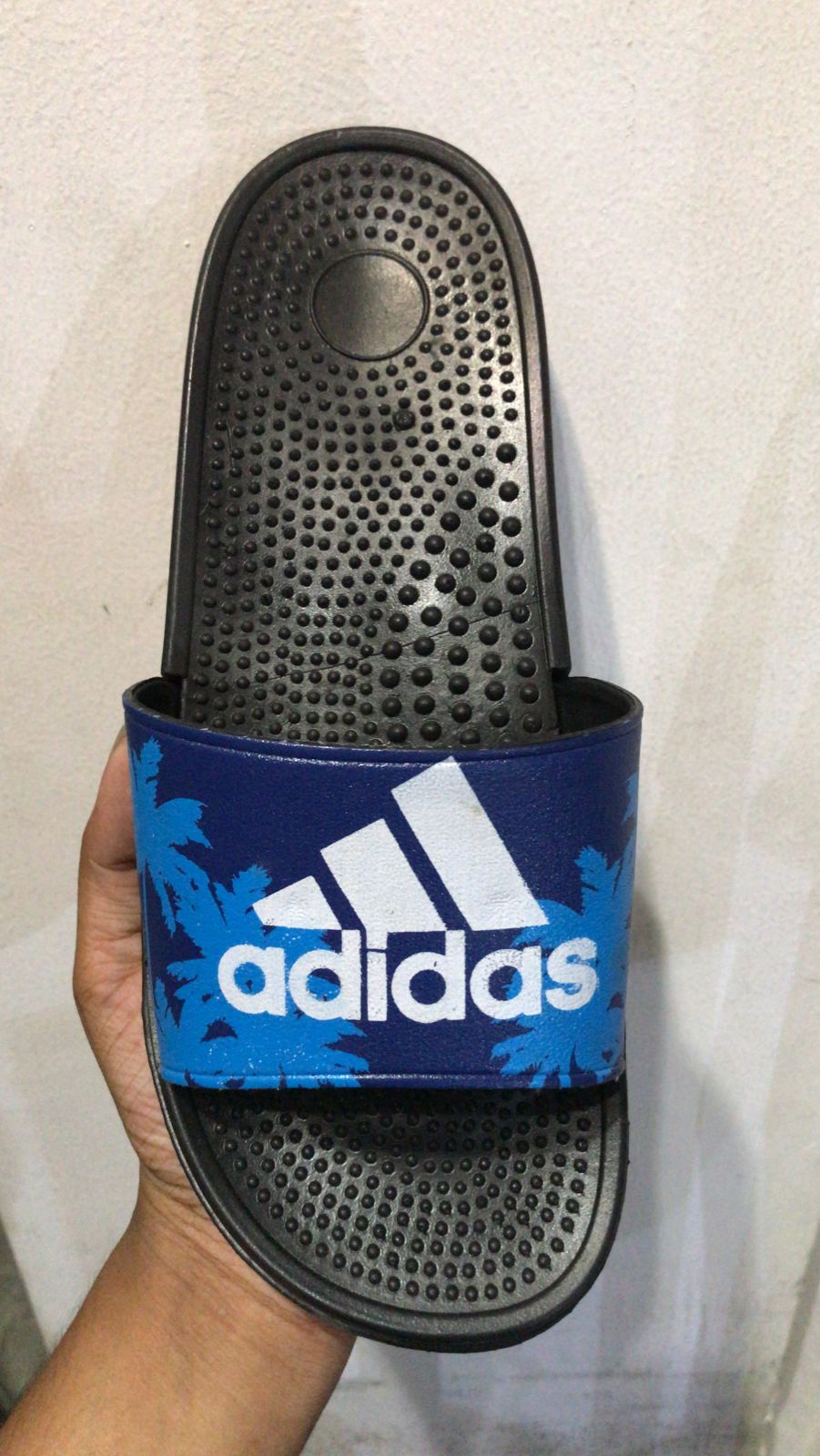 Unisex Massage Slipper. 