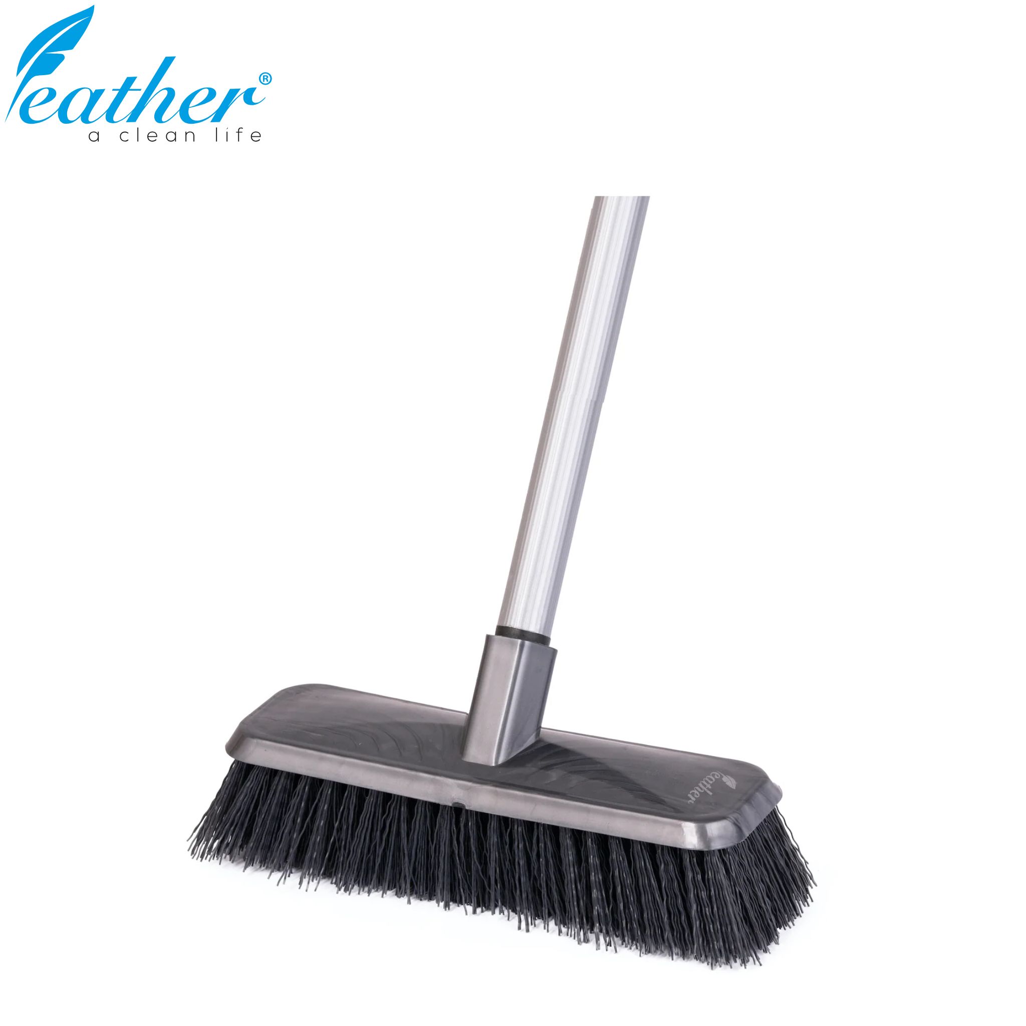 BATHROOM BRUSH LONG WITH 120CM PLASTIC COATED METAL HANDLE - FEATHER. 