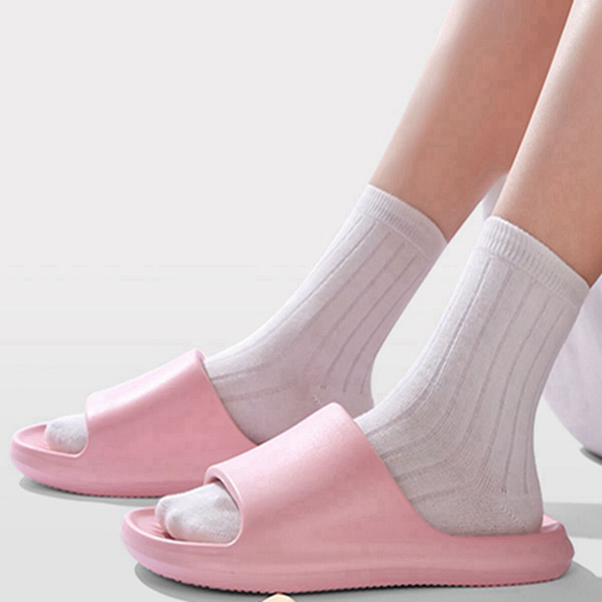 【WEJA】Ladies fashion portable home slippers thick-soled casual four seasons universal sandals. 