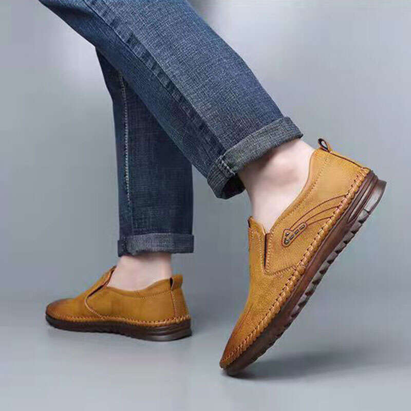 RongBu spring are fashionable comfortable, made of soft leather, casual leather shoes, textured, car sewing, and wear-resistant mens shoes wholesale. 