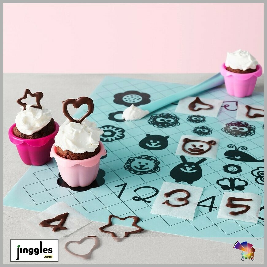 SOCKERKAKA Baking Mat and Knife. Light Blue. 