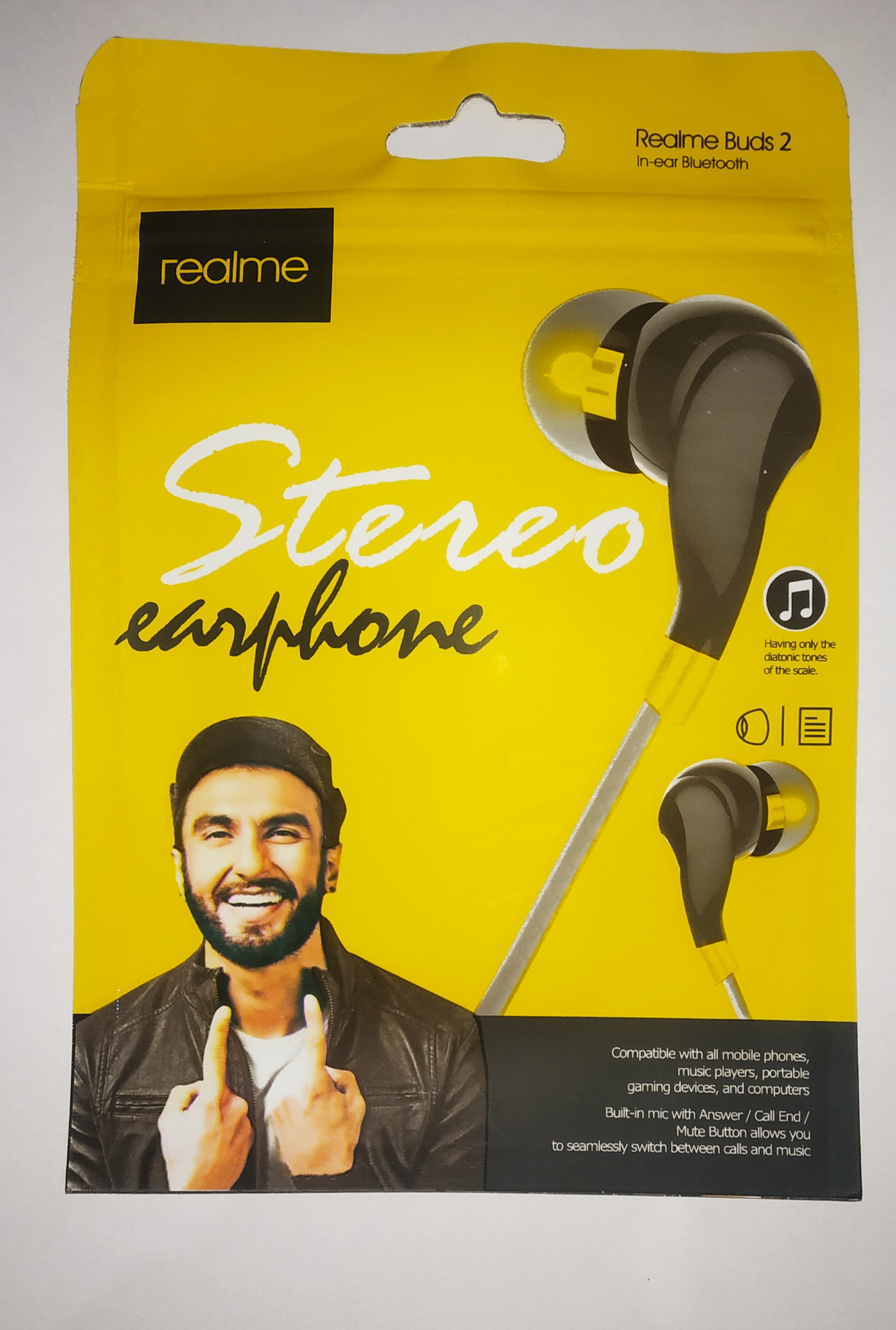 Realme Ruds 2 Wired Earphones 3.5mm Plug Earpiece Super Bass Sports Stereo Headsets with Mic Hands Free for Xiaomi Huawei Samsung Phones PC MP3 Players. 