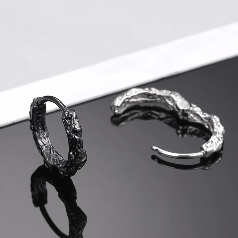 s925 Sterling Silver Sinomenium Acutum Ear Clip Men's Fashion ins Black Personalized Hip-Hop Street Advanced Sense Heavy Industry Internet Influencer Earrings. 