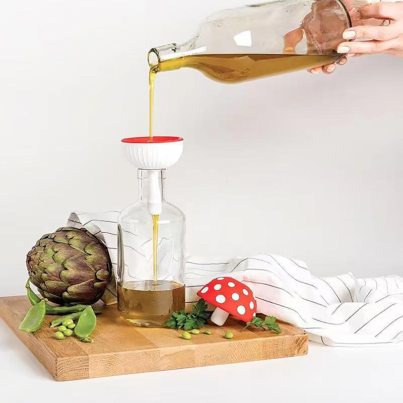 Magic Mushroom Funnel Foldable Silicone Funnel For Filling Bottles Or Container WANNA. 
