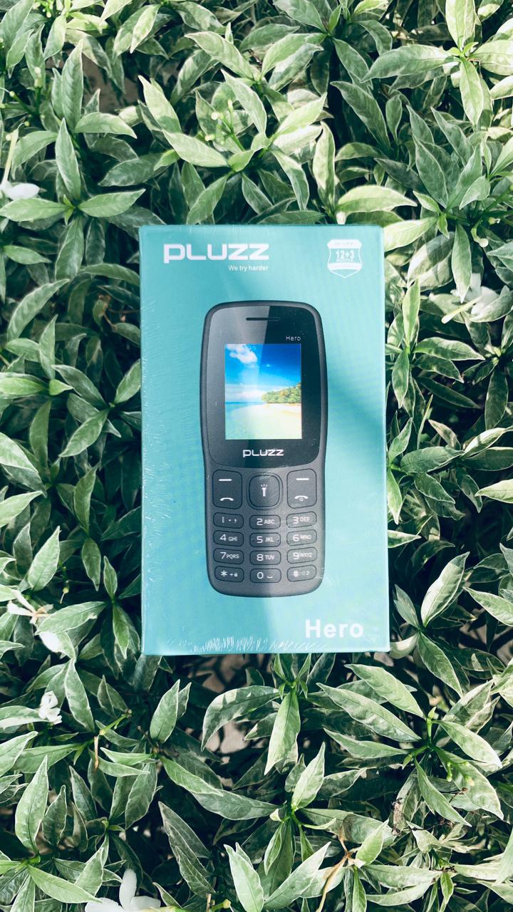 Pluzz Hero Dual Sim Mobile. 