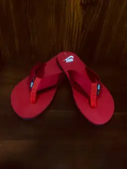 best nike flip flops