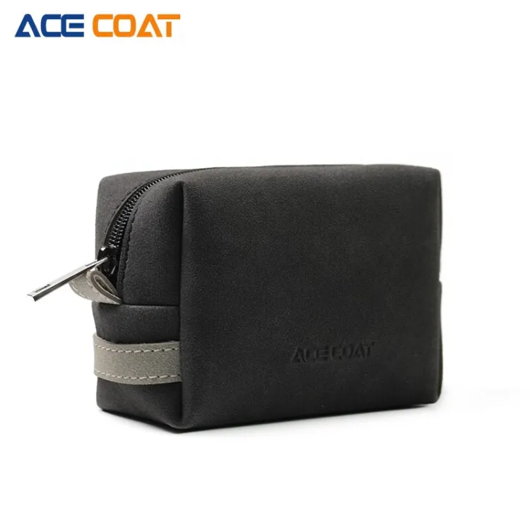 Mouse pouch outlet for laptop