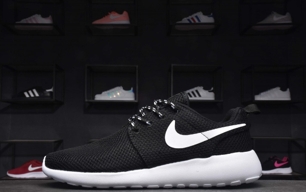 black nike shoes near me