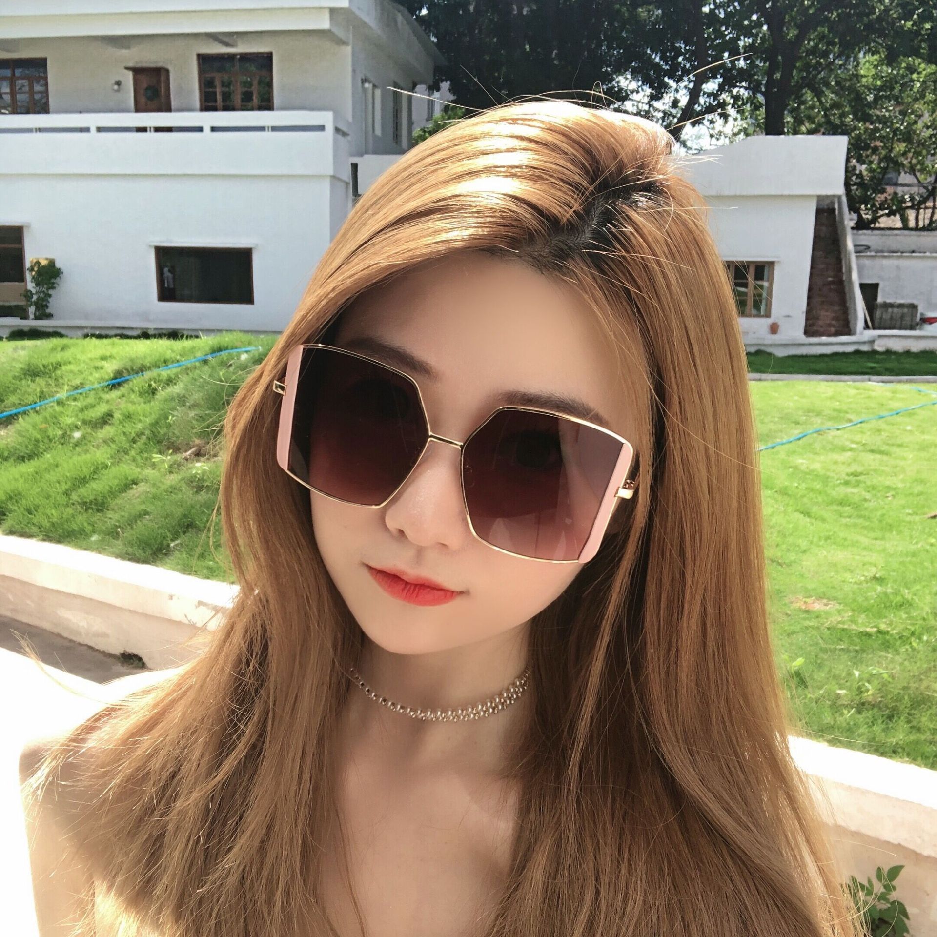 Korean version of the new big box square tide online celebrity sunglasses female face shading street sunglasses.. 
