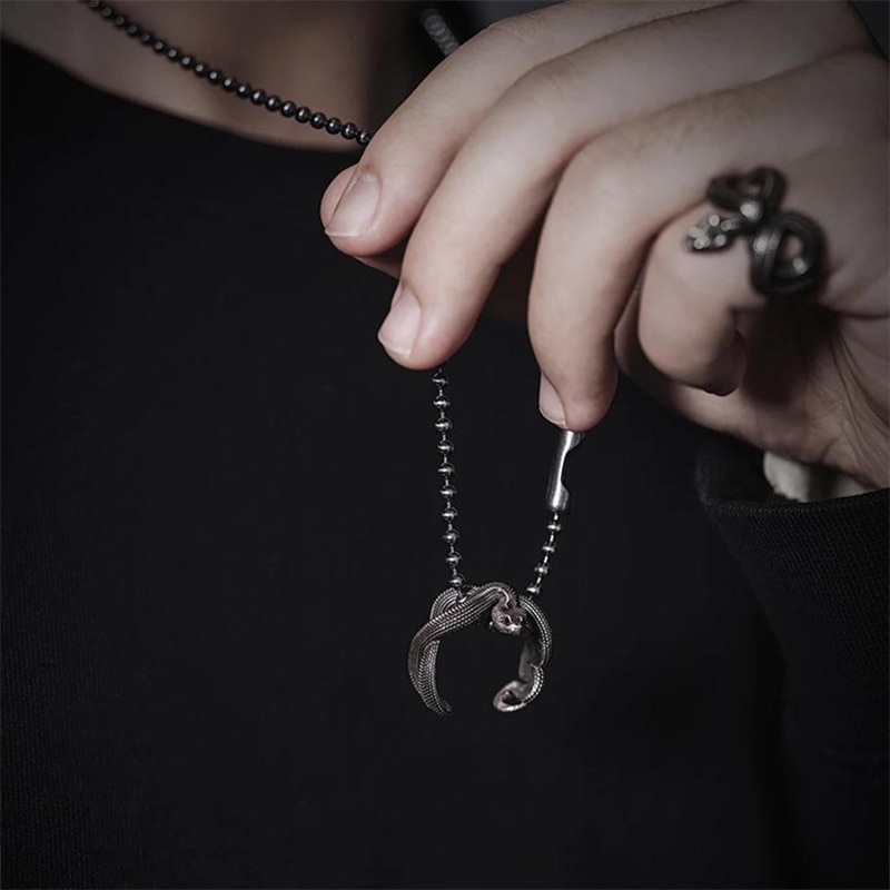 Domineering Vintage Silver Color Snake Ring For Man Snake Handmade Men's Ring National Tide Necklace Pendant Jewelry Accessories. 