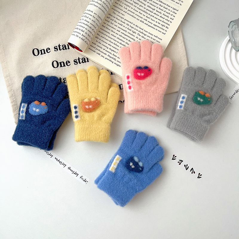 Cartoon Car Baby Gloves Winter Thick Knit Warm Boy Girl Full Finger Mittens Outdoor Windproof Toddler Kids Five Finger Gloves. 