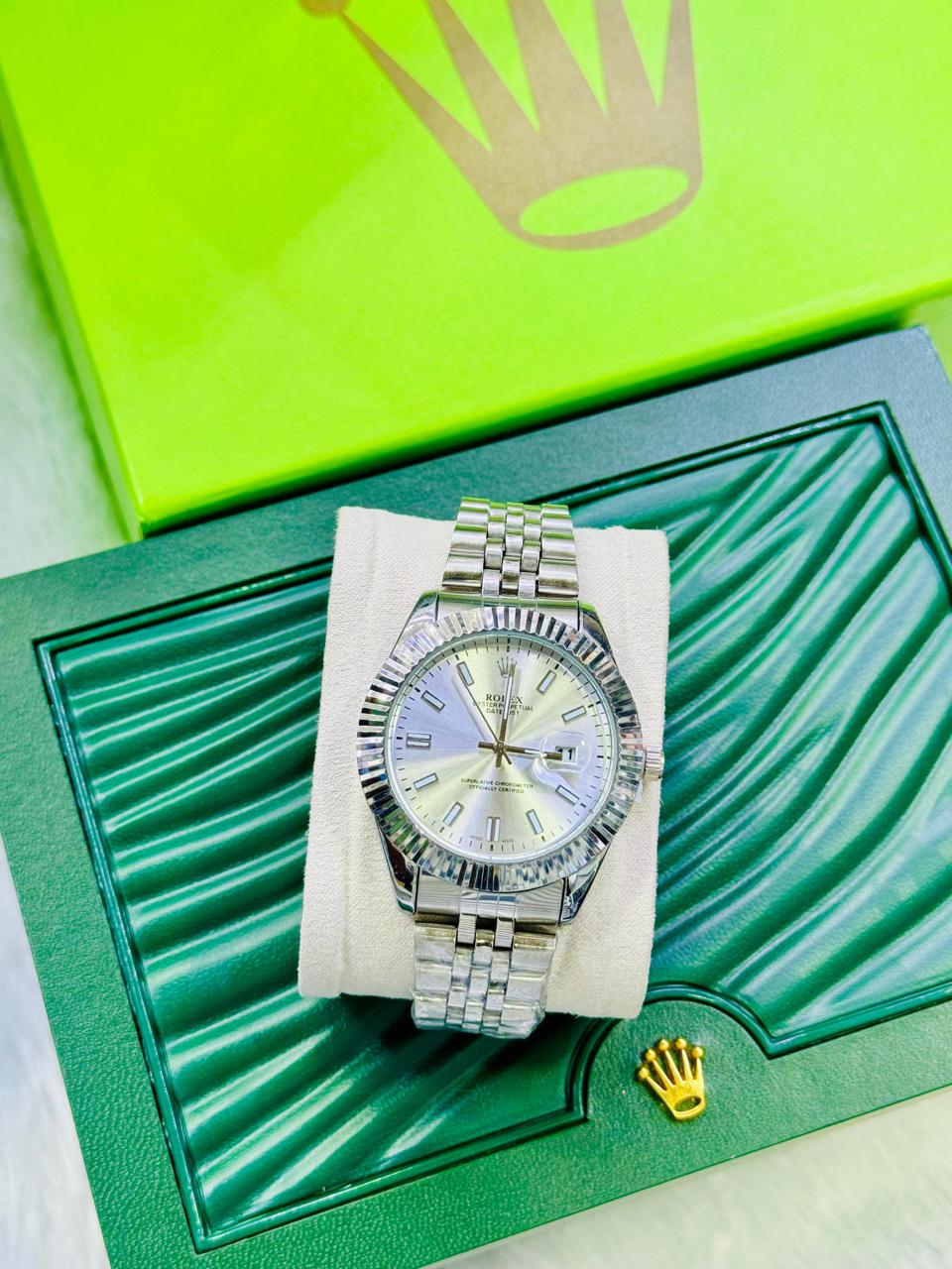 NEW MENS AND BOYS CASUAL WATCHES. 
