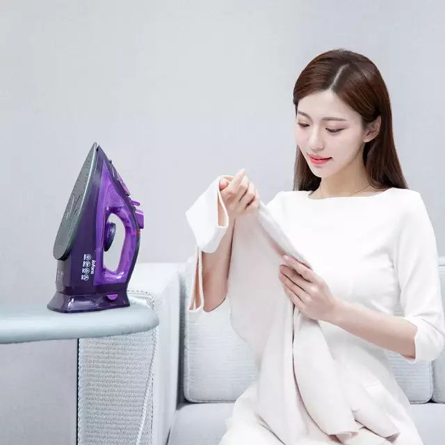 XIAOMI Lofans Cordless Electric Steam Iron. 