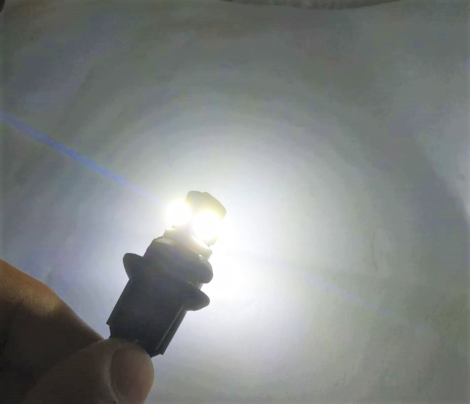 2 Pcs Led Parking Light Bulb White. 