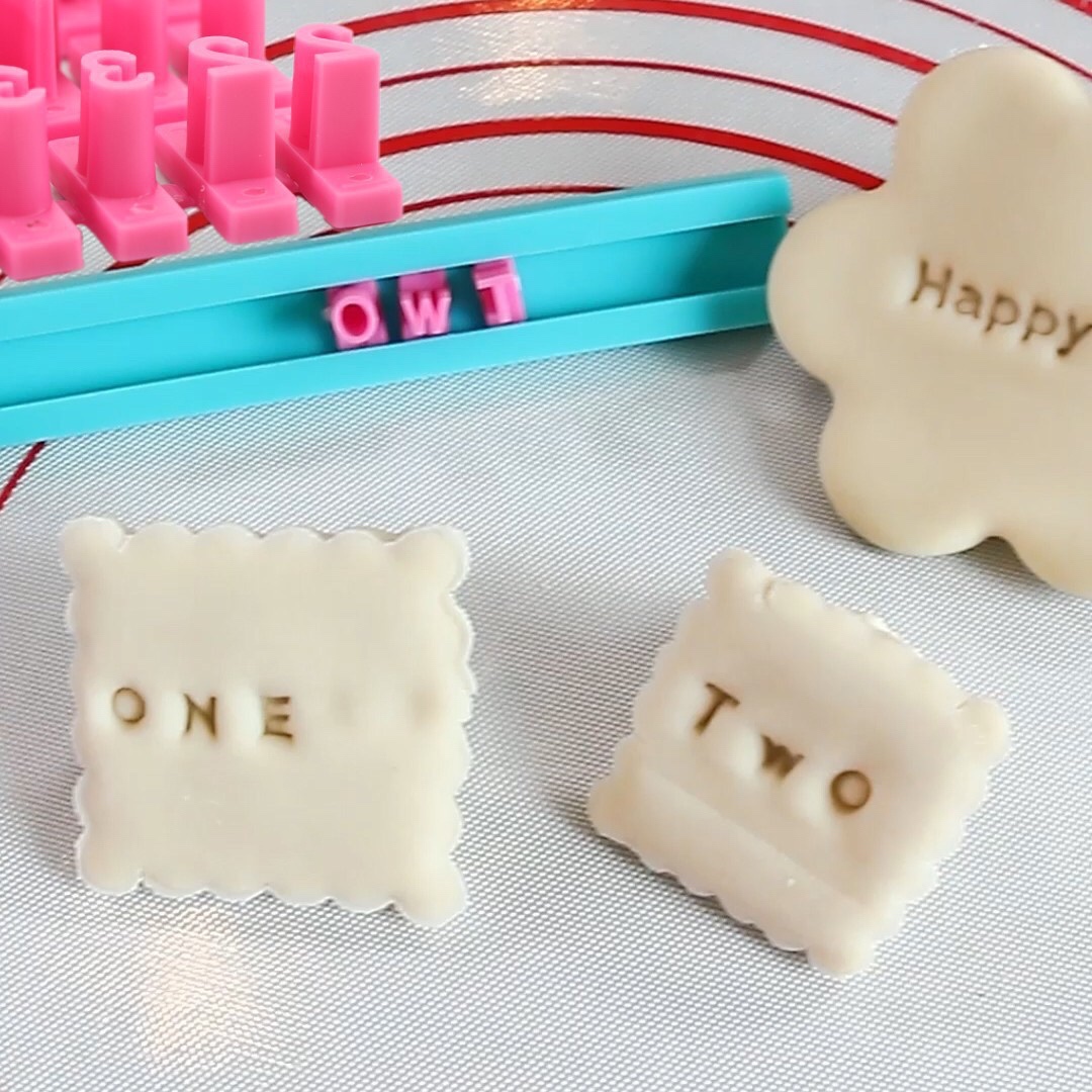 Plastic Mini Alphabet Letter Number Press Set Cookie Stamp Cutter for Biscuit Cookie Fondant Decorating. 