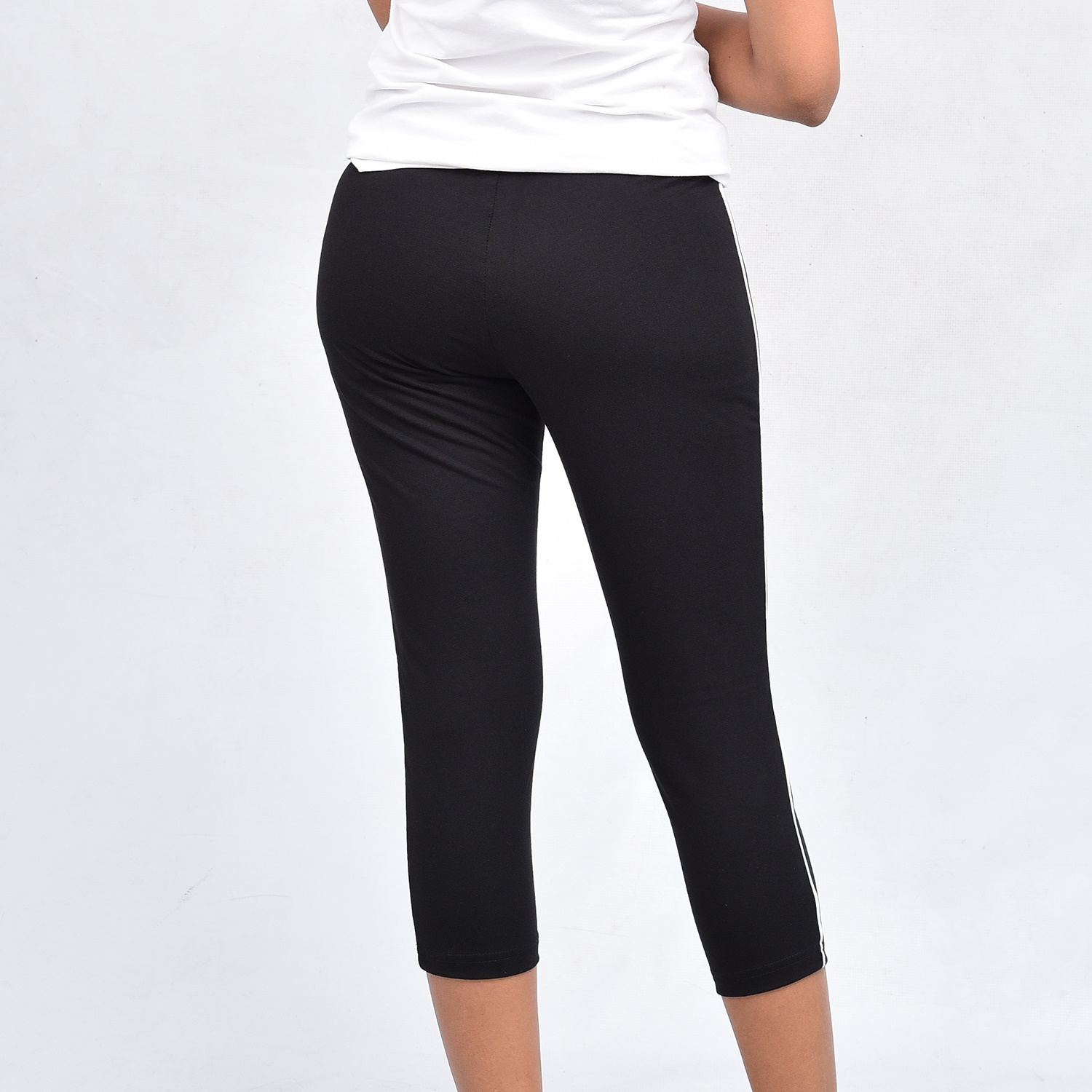 TRE Ladies Dry Fit Cotton 3 Quarter Sports Pant. 