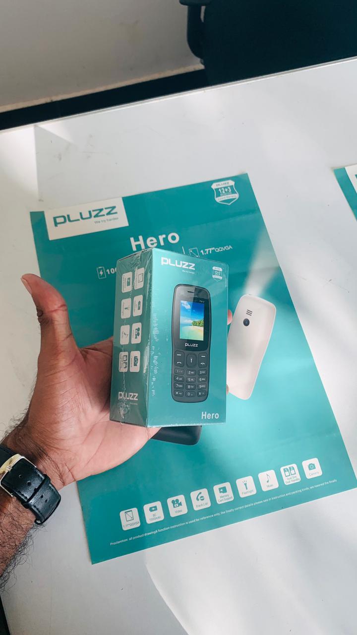 Pluzz Hero Dual Sim Mobile. 
