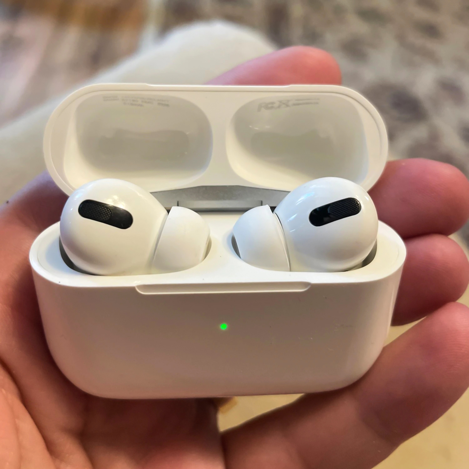 IVON AirPods Stereo Wireless Earbuds High Quality Sounds & Bass Guaranteed