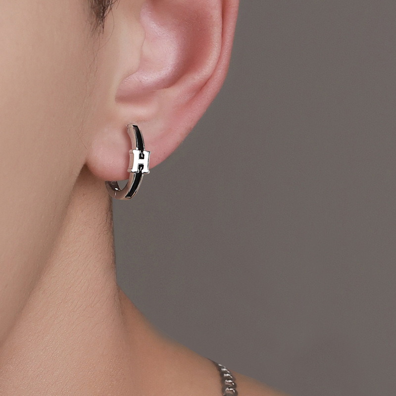 S925 Sterling Silver H Letter Epoxy Ear Clip Male Hip Hop ins Advanced Sense Trendy Unique Design Sense Ear Ring Ear Rings