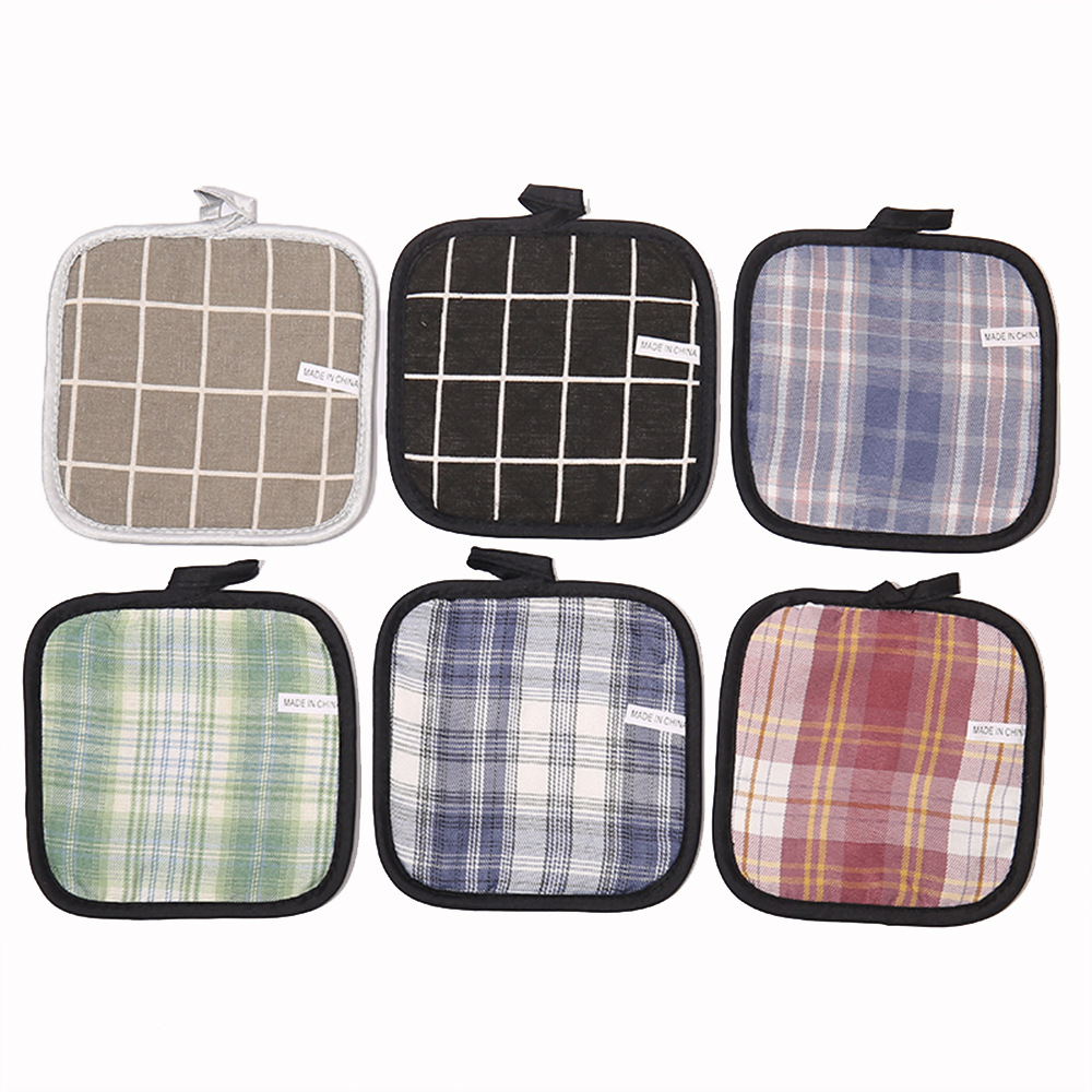 Mitts Cozies Spot wholesale minimalist style linen household pot holders, kitchen anti-scald mats, placer mats, thickened heat insulation pads. 