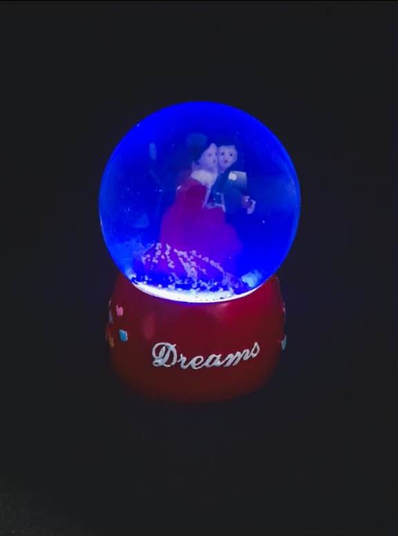 Valentines Gift -Small 10Cm  Unique Arts Love Couple in Crystal Glass Ball showpiece. 