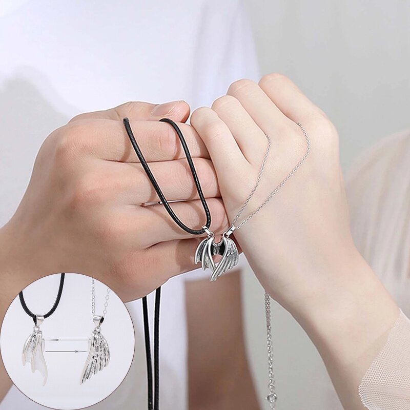 Details 165+ couple necklace club latest songngunhatanh.edu.vn