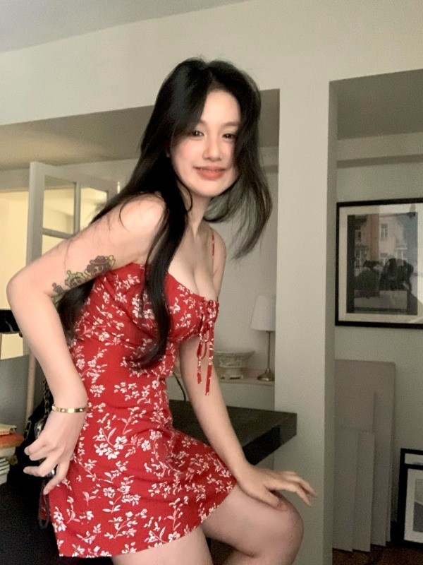 Sang Zhi Same Style Wear Seaside Holiday Red Small Floral Sling Dress Women's Small Waist Slimming a Line skirt. 