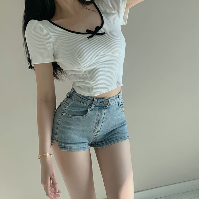Light Blue Split Denim Shorts Women's Hot Girl Summer New High Waist Slimming and Tight Stretch All-Matching a Word Hot Pants Tide. 