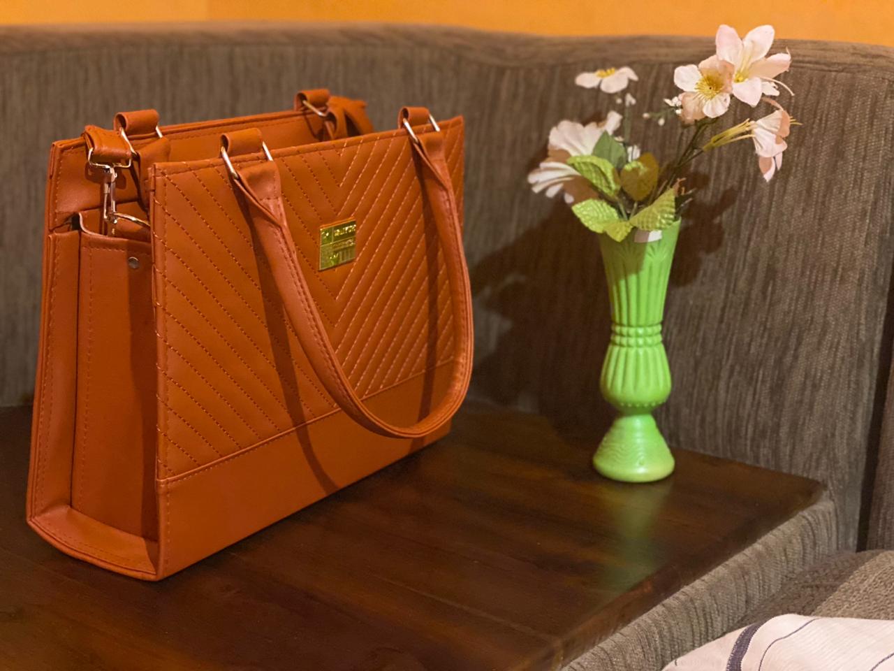 Ladies casual wear Box shaped Handbag. 