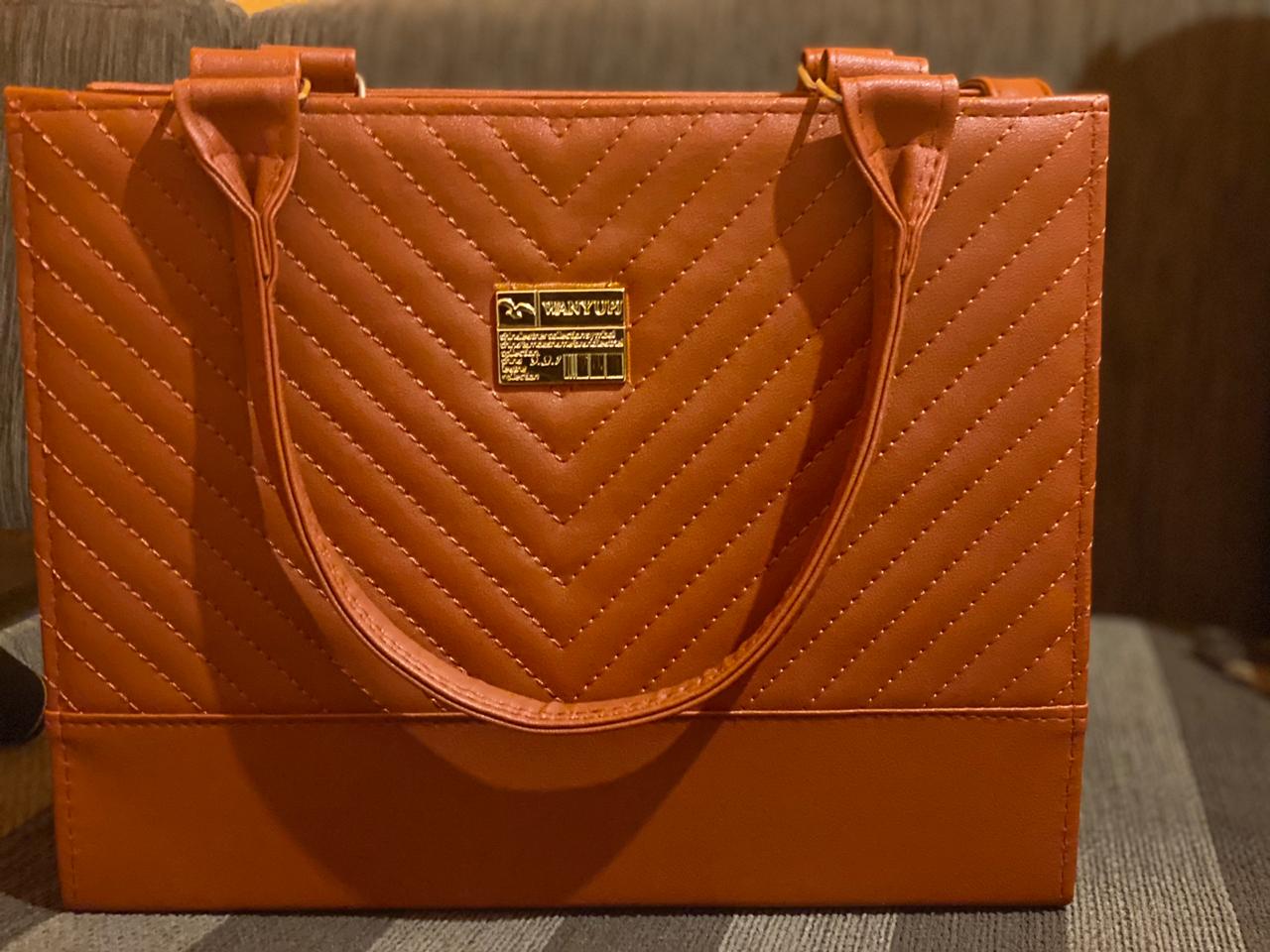 Ladies casual wear Box shaped Handbag. 