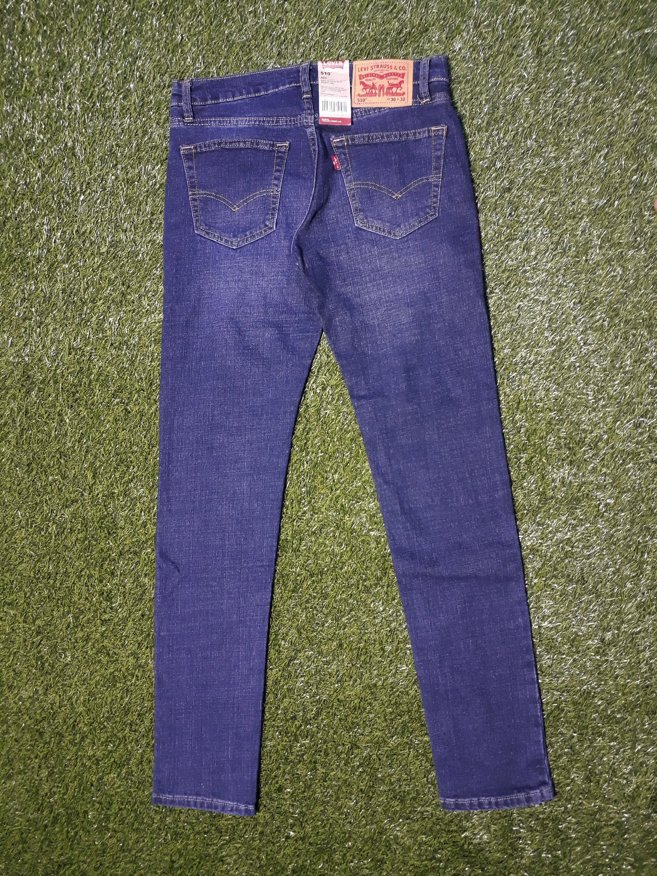 levi's dark blue denim jeans